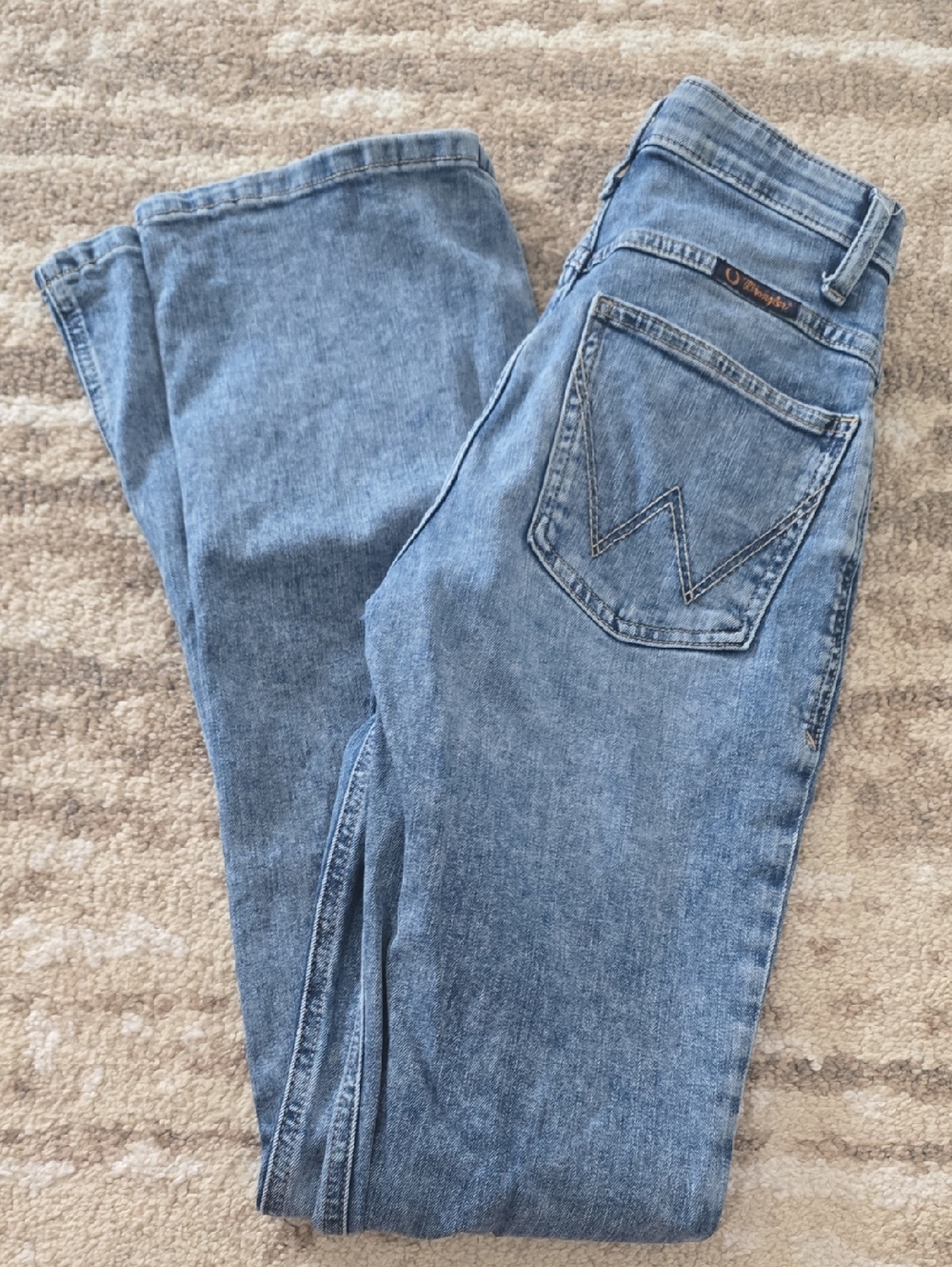 Wrangler Women’s Light Blue Straight-Leg Jeans 26x34
